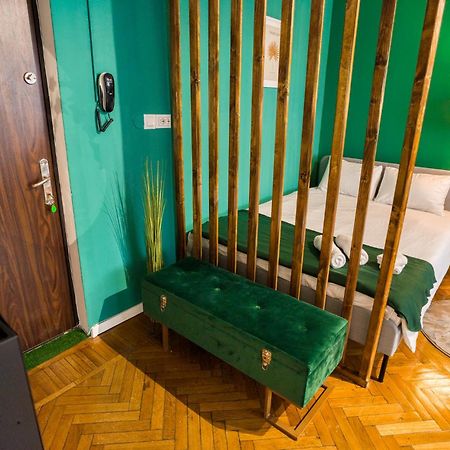 Hacienda Royal Palace - Central Designer Apartment Bucharest Exterior photo