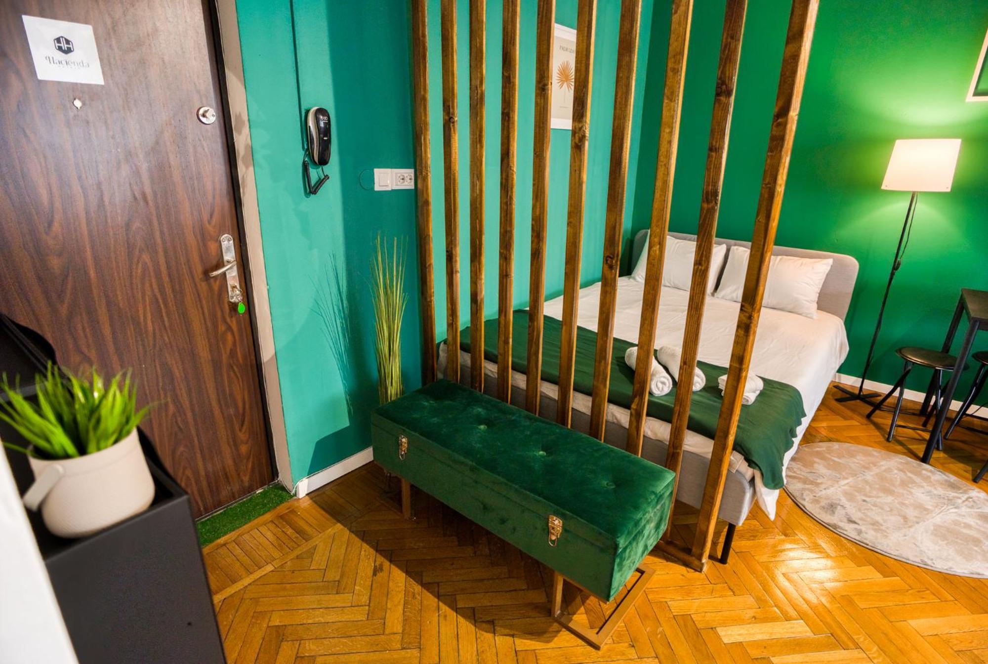 Hacienda Royal Palace - Central Designer Apartment Bucharest Exterior photo